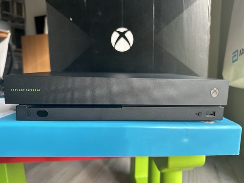 Xbox one x - one,